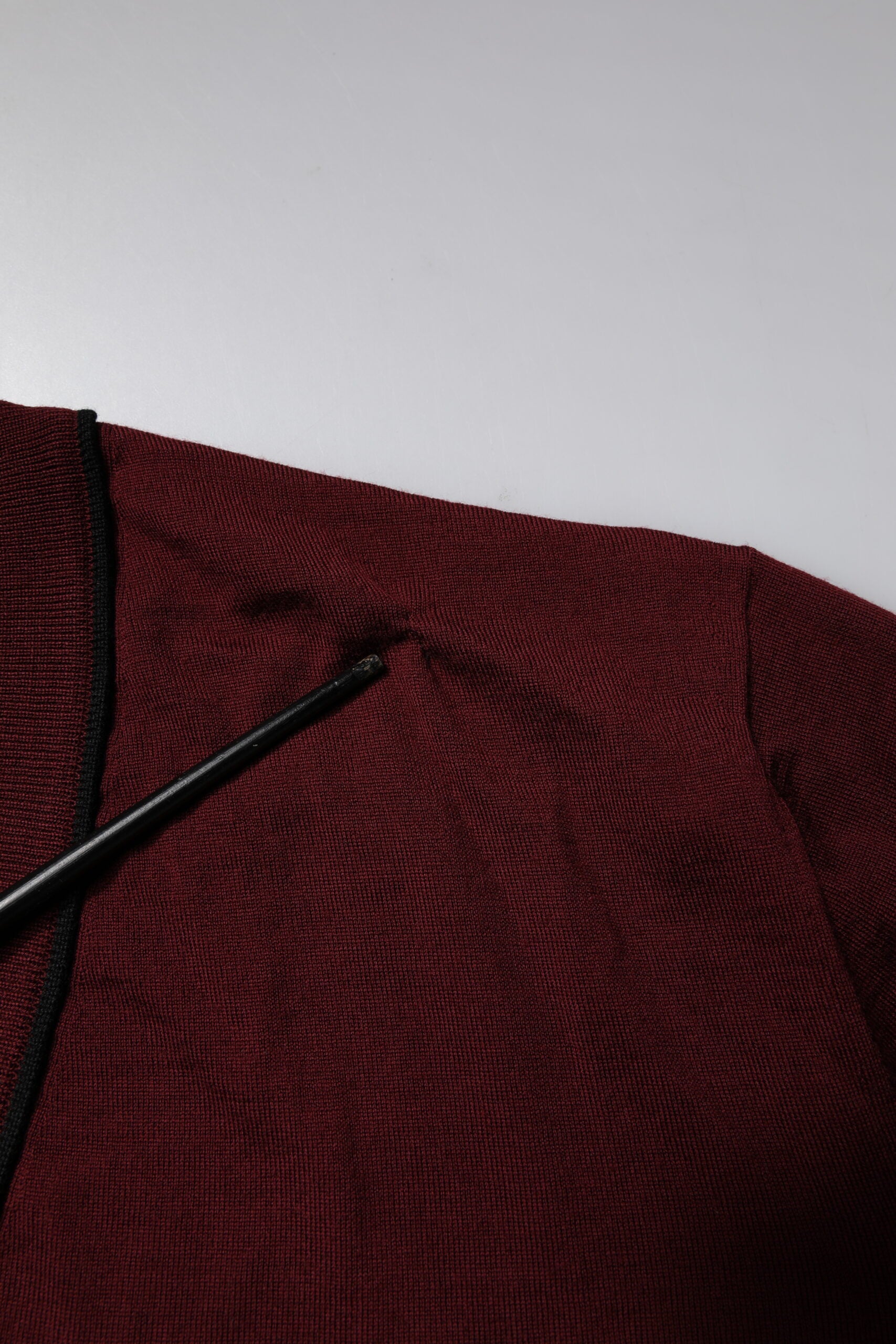 Maroon Cashmere V-neck Men Pullover Sweater